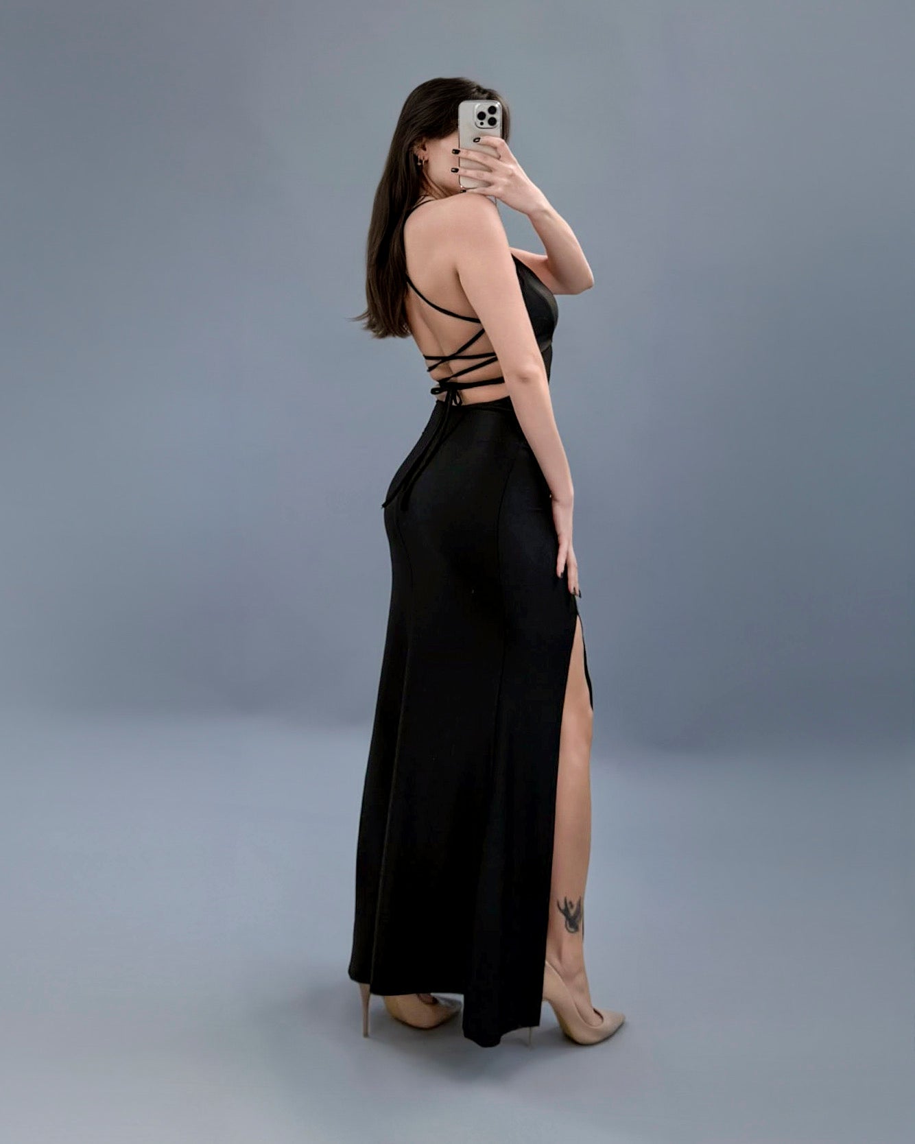 Robe ÉLYA – Dos Lacé & Fente Sensuelle