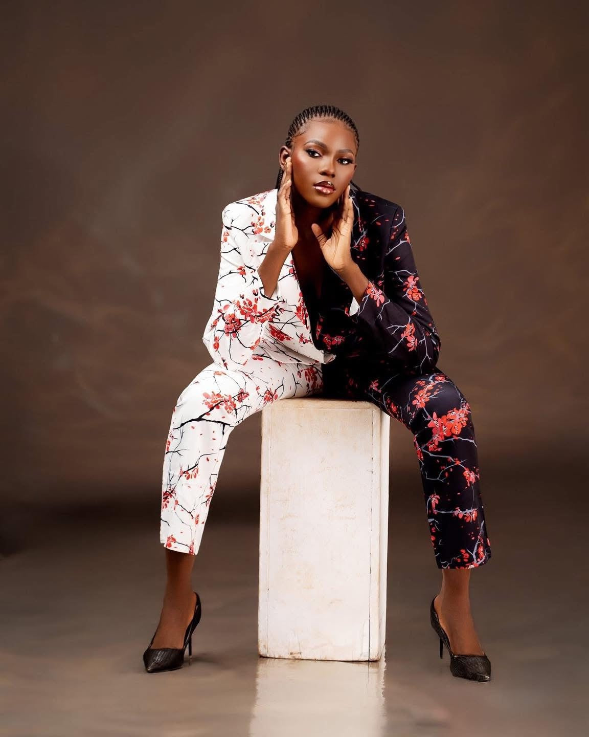 Ensemble Costume Véra – Contraste & Caractère